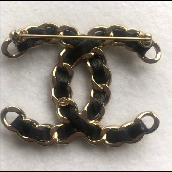 CHANEL BROOCH - Picture 2 of 9